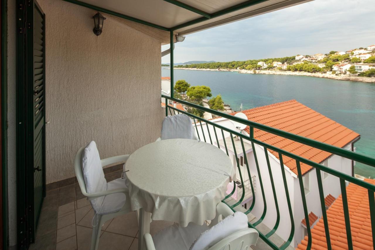 Apartments By The Sea Bilo, Primosten - 4191 Eksteriør bilde